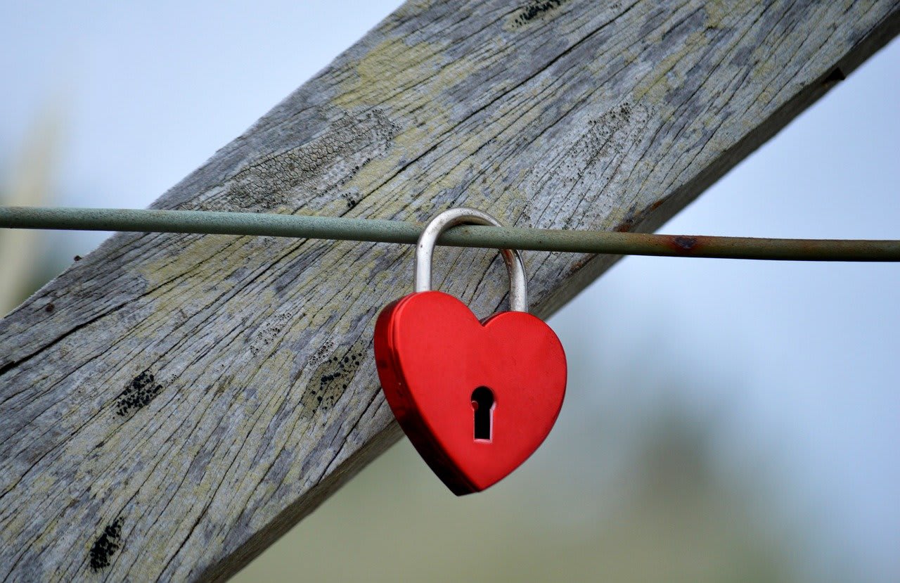 heart, castle, padlock, lock, fence, locked, love lock, symbol, love, love symbol, valentine's day, lucky charm, in love, relationship, valentine