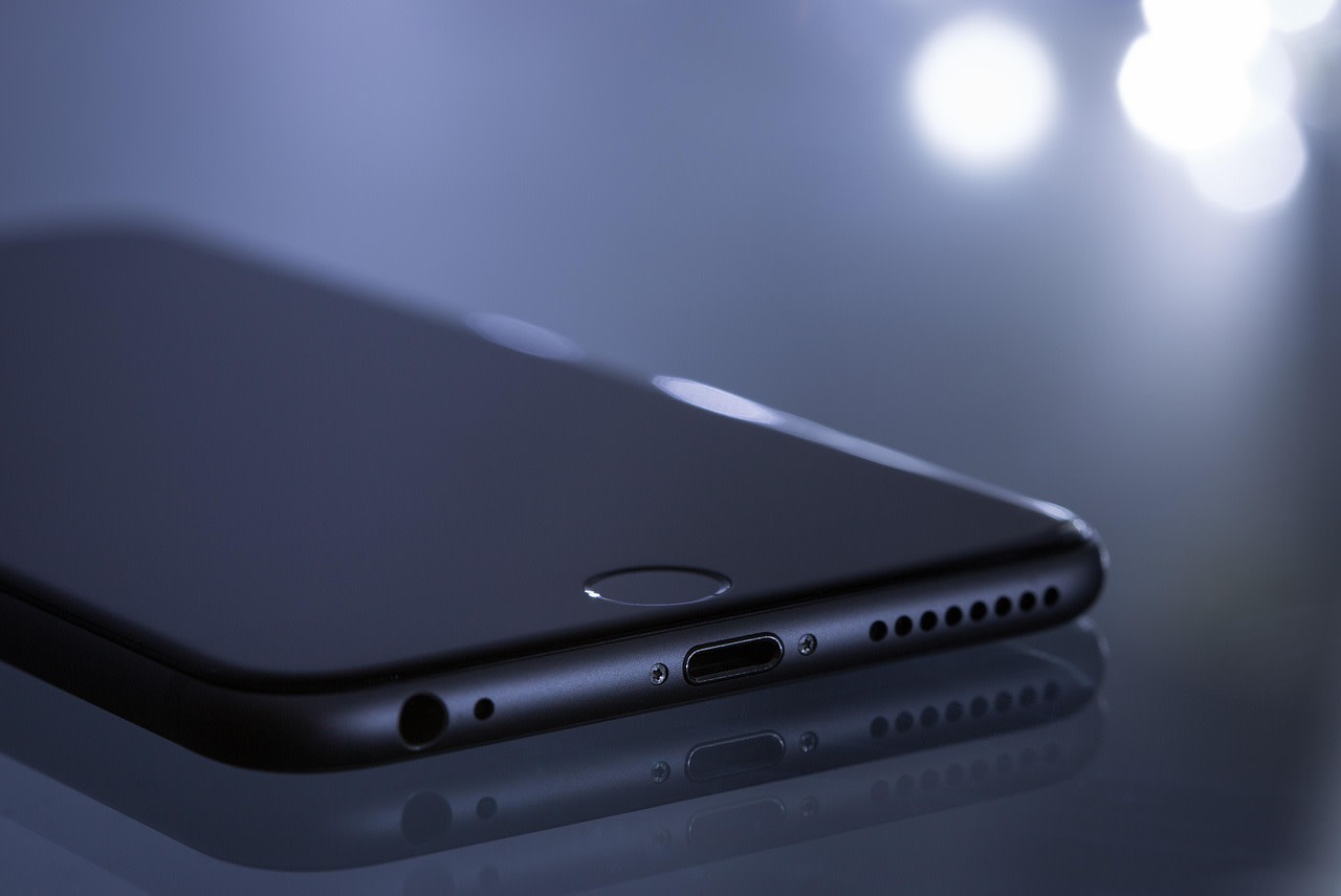 apple, iphone, close up, smartphone, mobile phone, cellphone, technology, wireless, touchscreen, electronics, gadget, iphone, iphone, iphone, iphone