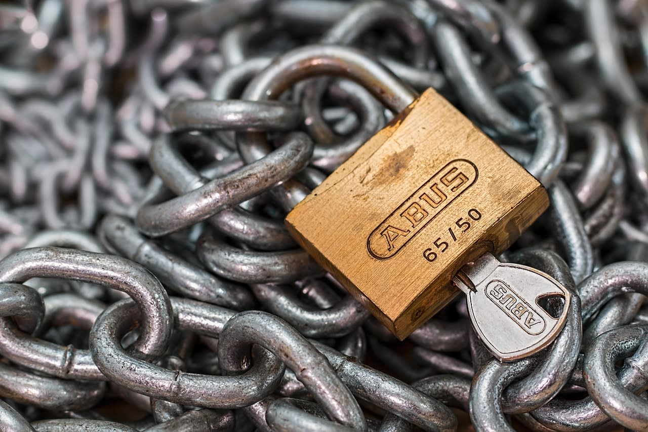 padlock, lock, chain, key, security, protection, safety, access, locked, link, crime, steel, privacy, secure, criminal, shackle, danger, thief, theft