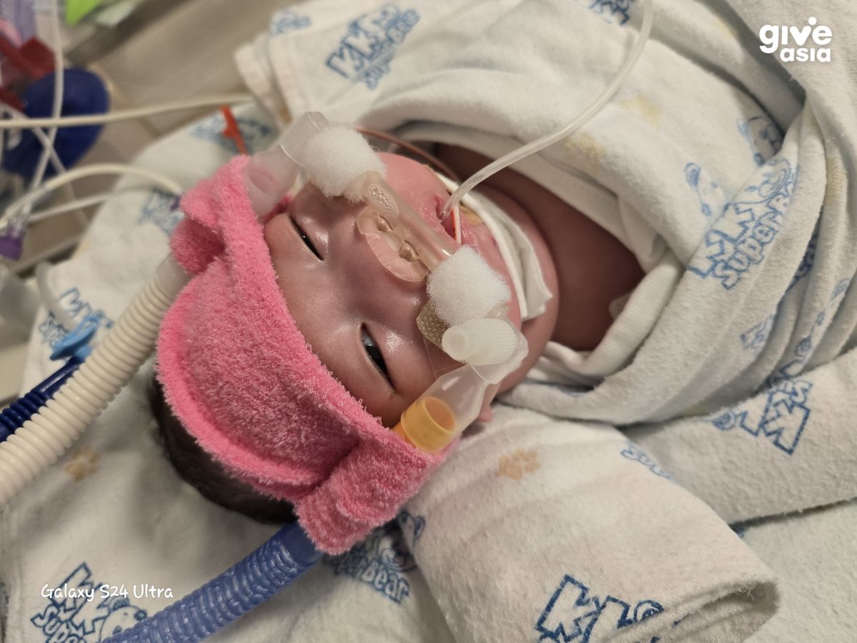 Help Baby Si En Breathe, Feed, and Live – A Premature Baby's Fight for Life