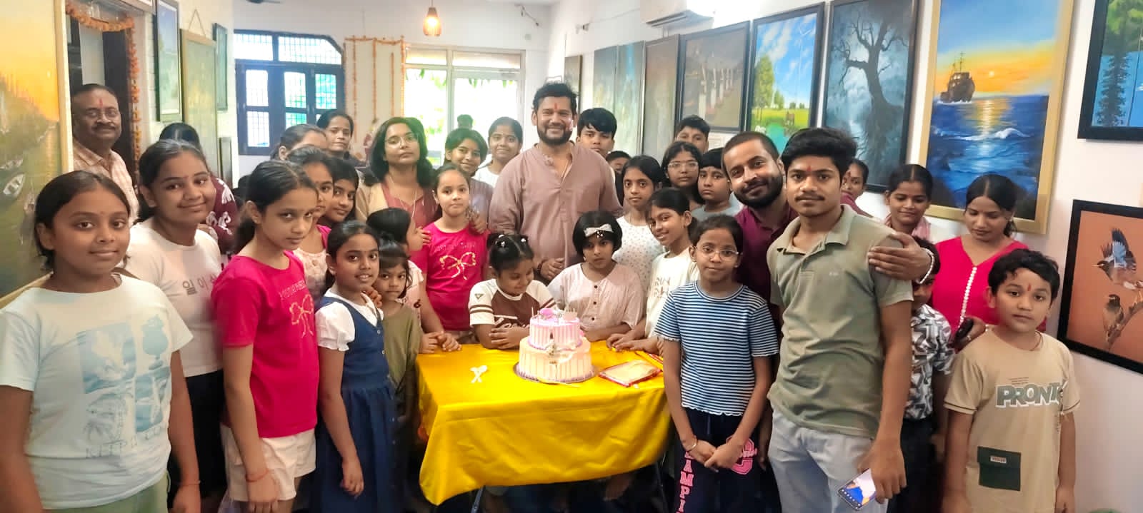  नए पते पर कैनवास क्लब का पुनरारंभ, रिबन काटकर आर्ट गैलरी का उद्घाटन 