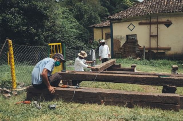 Mobiliário Urbano Em Sarandira