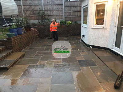 Sleeper Walls project in Dartford