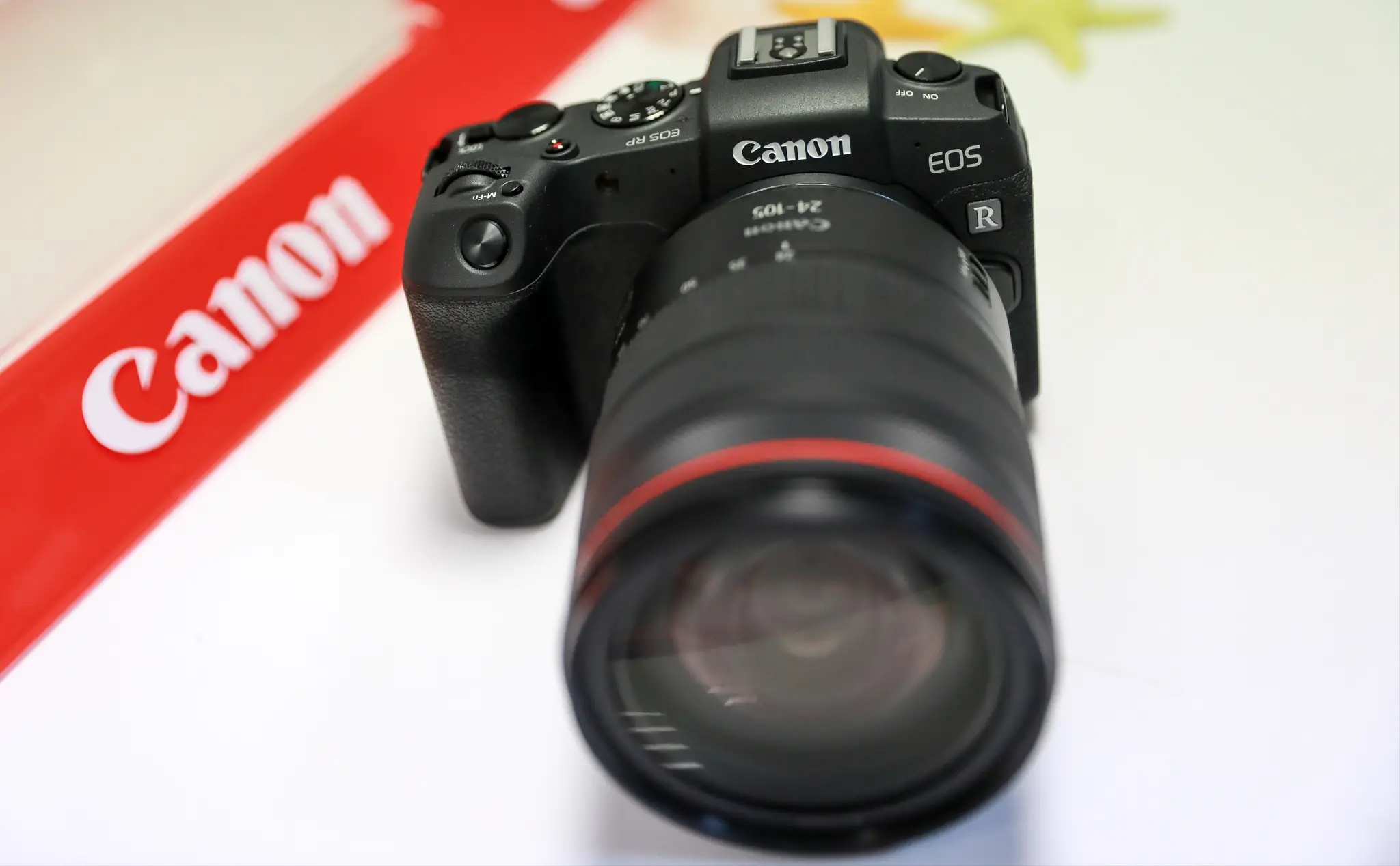 Tìm hiểu thông số kỹ thuật của máy ảnh Canon RP