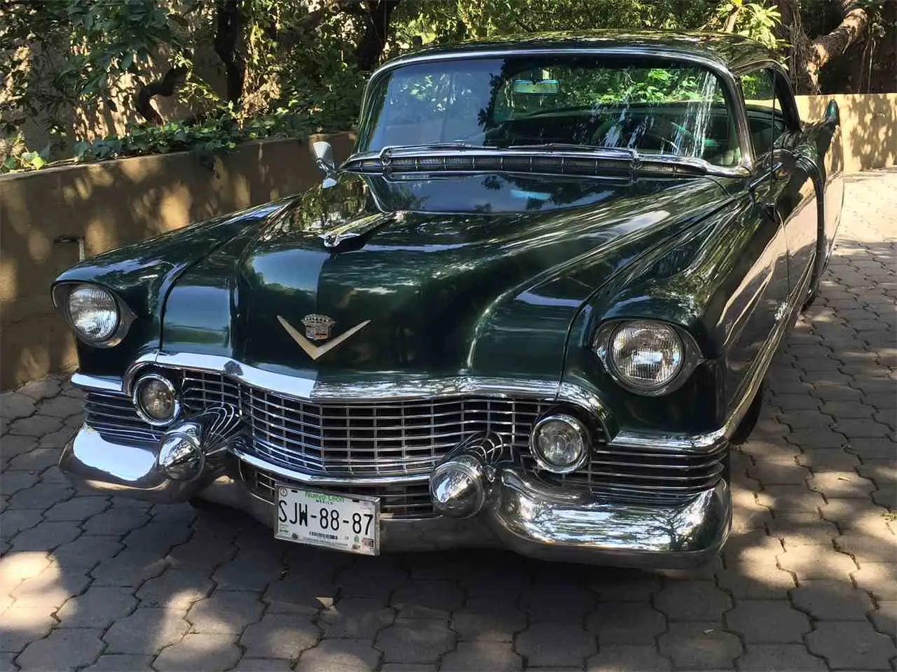 The History and Features of the Iconic 1954 Cadillac Coupe DeVille