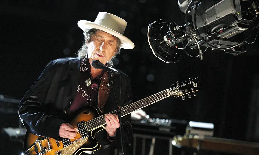 Bob Dylan's Rolling Stone Legacy: Top Rankings  Controversies