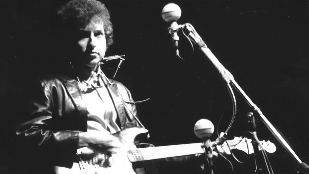 Bob Dylan's Newport Folk Festival 1965: A Turning Point in Music