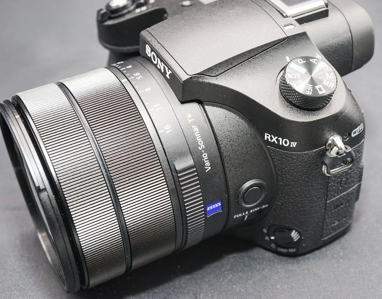 Sony Cyber Shot RX10 IV Digital Camera Review: Features, Specs  Performance