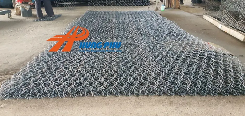 Hàng rào thép mạ kẽm - Giải pháp tối ưu cho không gian sống an toàn & hiện đại