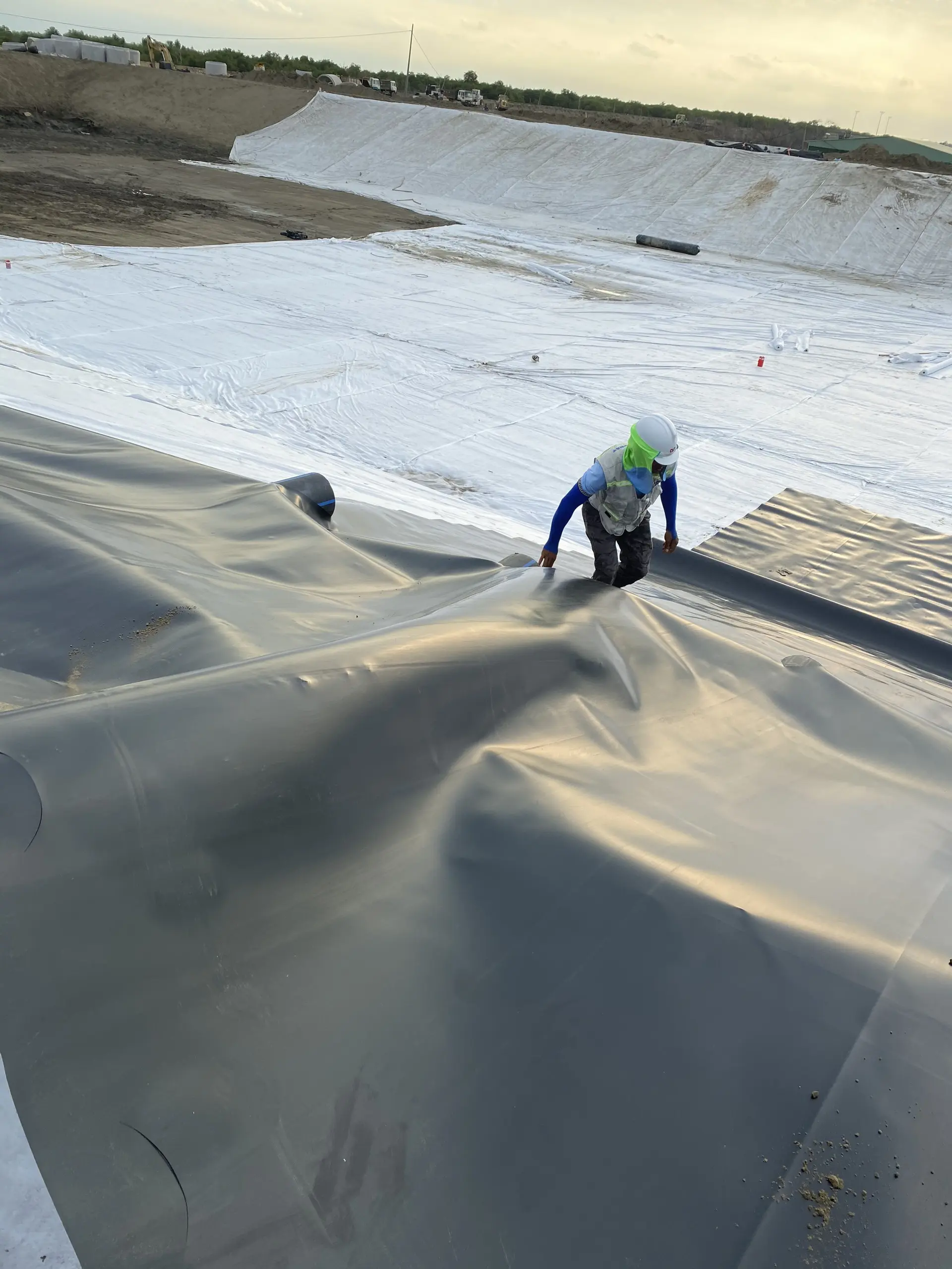 Giá Bạt HDPE - Hướng Dẫn Chọn Mua & Ứng Dụng Hiệu Quả Trong Nông Nghiệp & Xây Dựng Giá Bạt HDPE - Hướng Dẫn Chọn Mua Ứng Dụng Hiệu Quả Trong Nông Nghiệp Xây Dựng