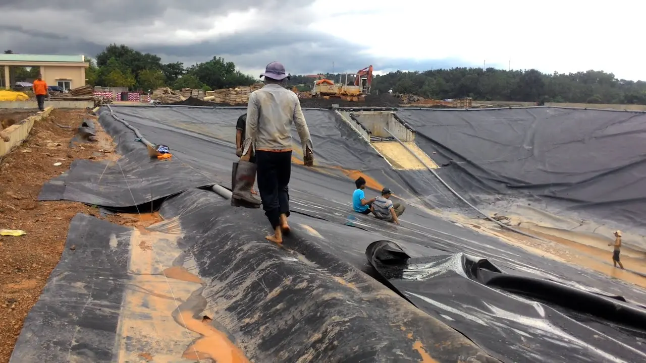 Màng Chống Thấm HDPE Dày 1.5 mm - Giải Pháp Bảo Vệ Tài Nguyên Nước Và Môi Trường Màng Chống Thấm HDPE Dày 1.5 mm - Giải Pháp Bảo Vệ Tài Nguyên Nước Và Môi Trường