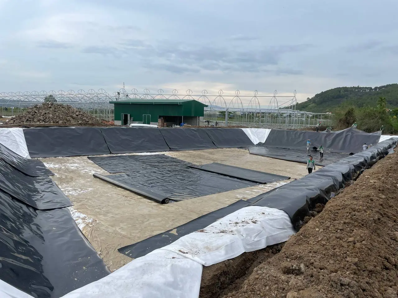 Bạt HDPE 1mm - Giải pháp Chống Thấm Toàn Diện & Tiết Kiệm Chi Phí Bạt HDPE 1mm - Giải pháp Chống Thấm Toàn Diện Tiết Kiệm Chi Phí