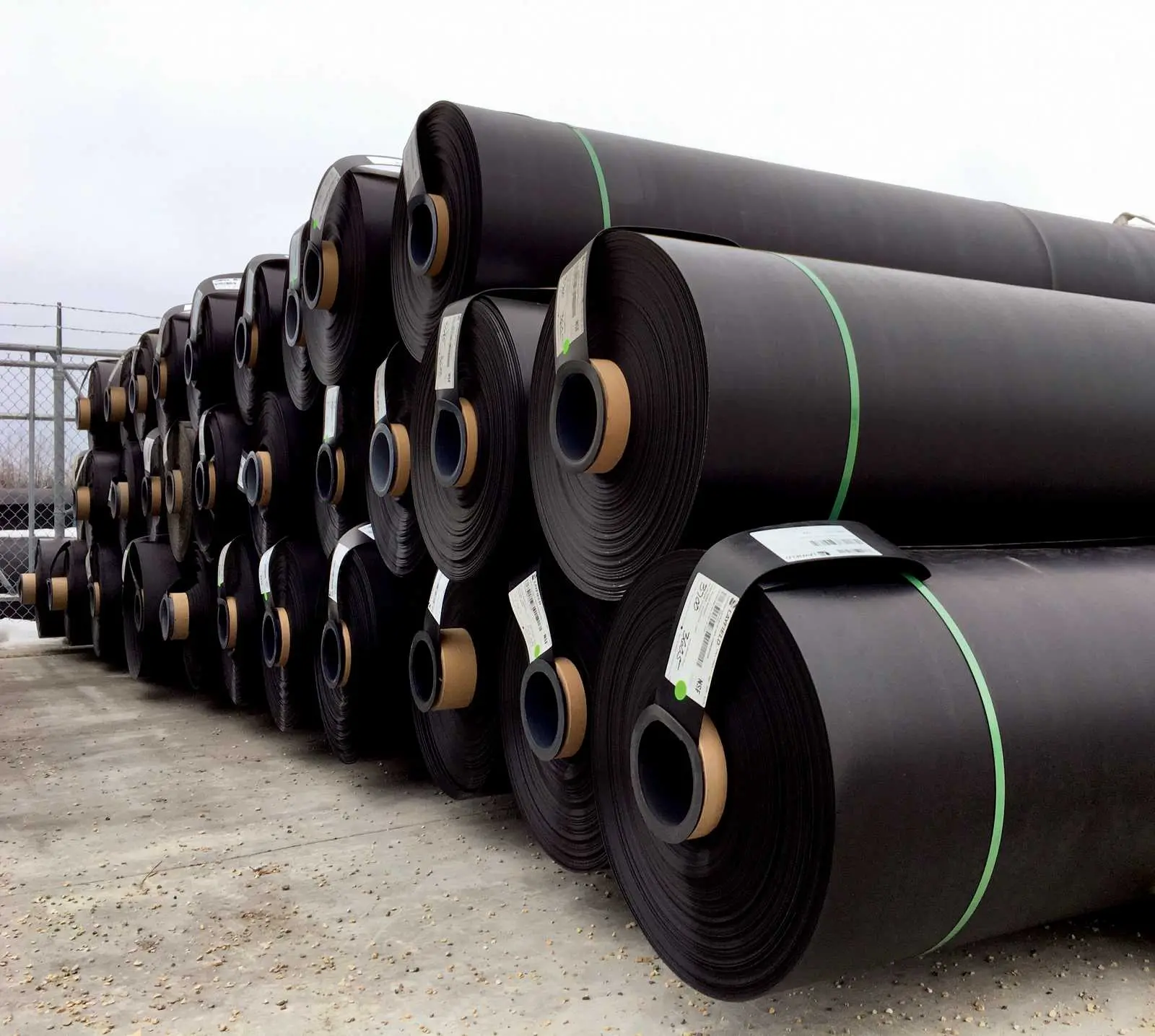 Bạt HDPE 2mm - Giải Pháp Chống Thấm Đáng Tin Cậy Cho Mọi Công Trình Bạt HDPE 2mm - Giải Pháp Chống Thấm Đáng Tin Cậy Cho Mọi Công Trình