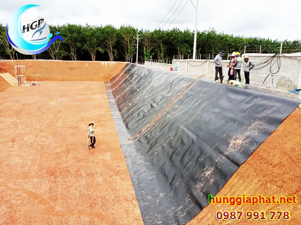 Thi công bạt HDPE - Các phương thức kéo trải thông dụng Bạt HDPE - Giải Pháp Thi Công Chống Thấm Hoàn Hảo