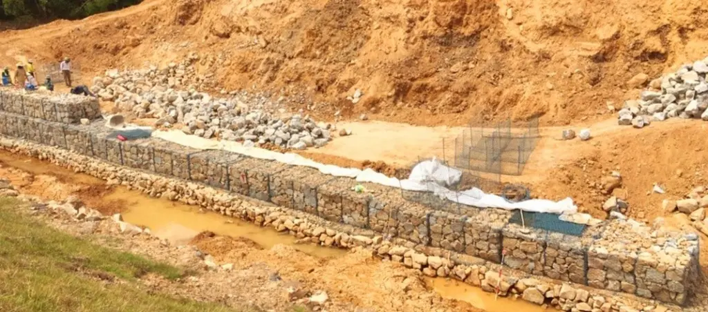 Rọ đá làm kè Giải pháp bền vững cho tương lai ven biển Rọ đá làm kè Giải pháp bền vững cho tương lai ven biển