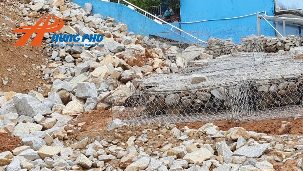Nhân Công Xếp Rọ Đá - Nghề Thầm Lặng Giữ Sông Bờ Nhân Công Xếp Rọ Đá - Nghề Thầm Lặng Giữ Sông Bờ