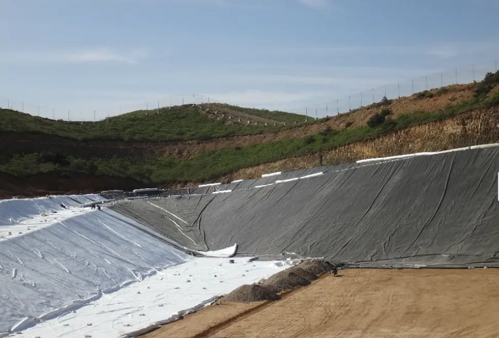 Vải Bạt Địa Kỹ Thuật - Giải Pháp Xanh Cho Tương Lai