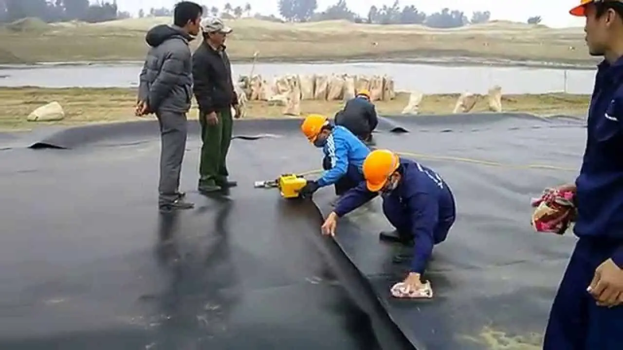 Thí Nghiệm Màng Chống Thấm HDPE - Bước Nhảy Vọt Bảo Vệ Môi Trường & Công Trình Thí Nghiệm Màng Chống Thấm HDPE - Bước Nhảy Vọt Bảo Vệ Môi Trường Công Trình