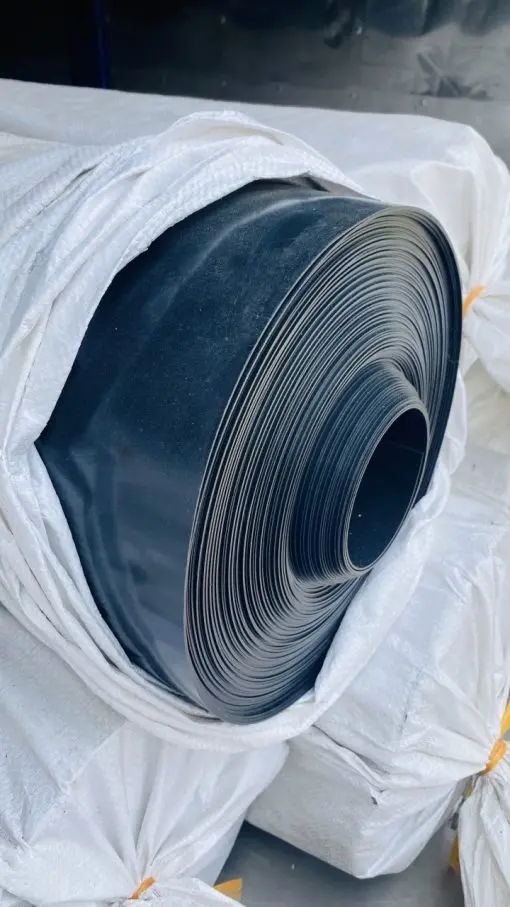 Bạt Nhựa Đen HDPE - “Áo Giáp” Đa Năng Cho Mọi Công Trình Bạt Nhựa Đen HDPE - “Áo Giáp” Đa Năng Cho Mọi Công Trình