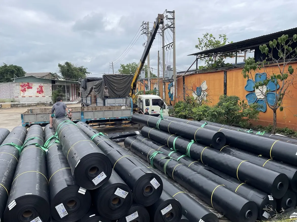 Màng HDPE Solmax - Lá Chắn Vững Chãi Cho Mọi Công Trình Màng HDPE Solmax - Lá Chắn Vững Chãi Cho Mọi Công Trình