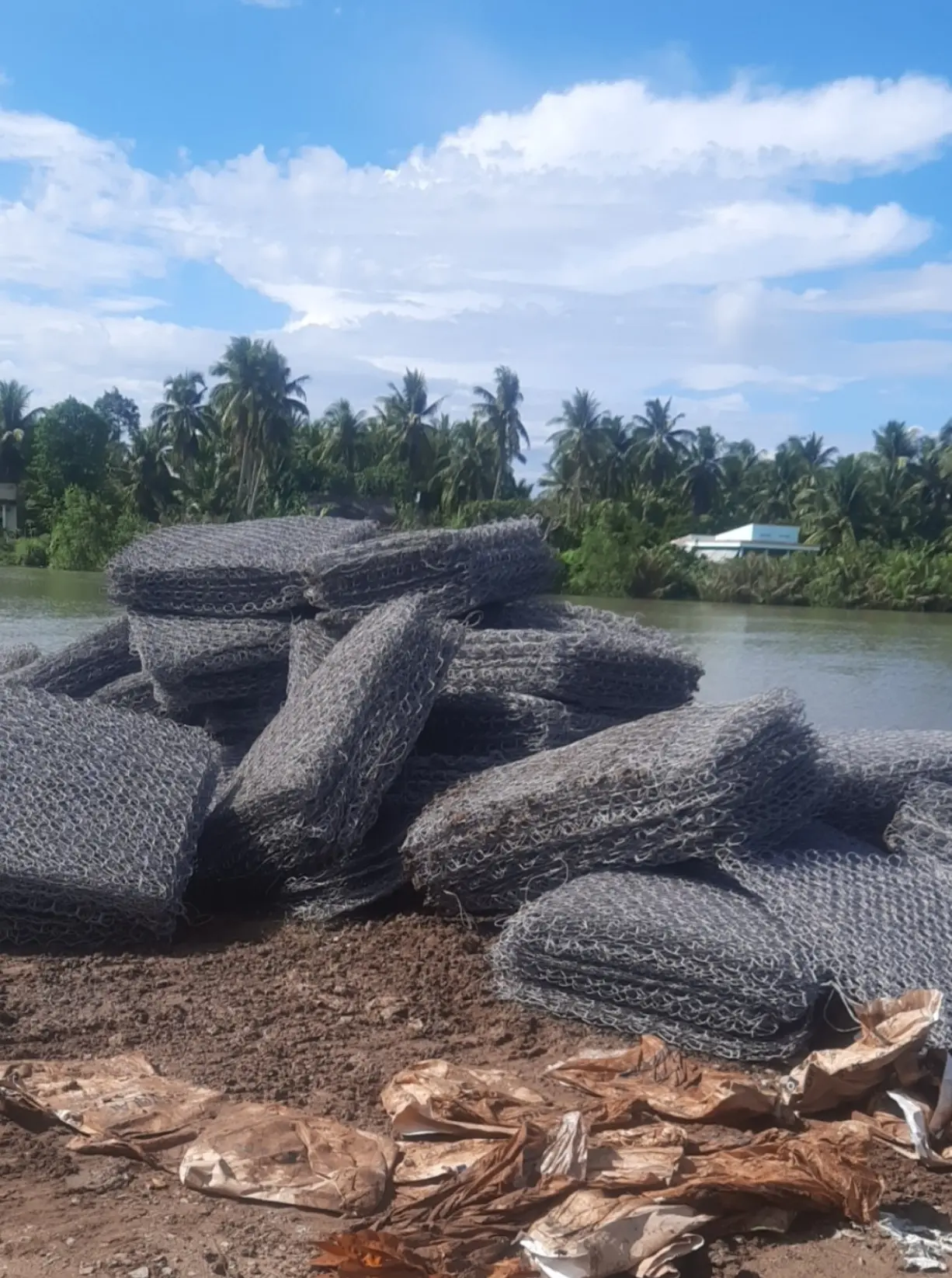 Định Mức Thả Rọ Đá - Nghệ Thuật Xây Dựng Bền Vững Ven Bờ Định Mức Thả Rọ Đá - Nghệ Thuật Xây Dựng Bền Vững Ven Bờ