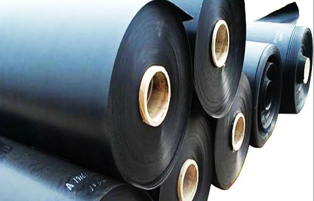 Màng Nhựa HDPE - "Vũ Khí" Bí Mật Cho Xây Dựng và Cuộc Sống Màng Nhựa HDPE -