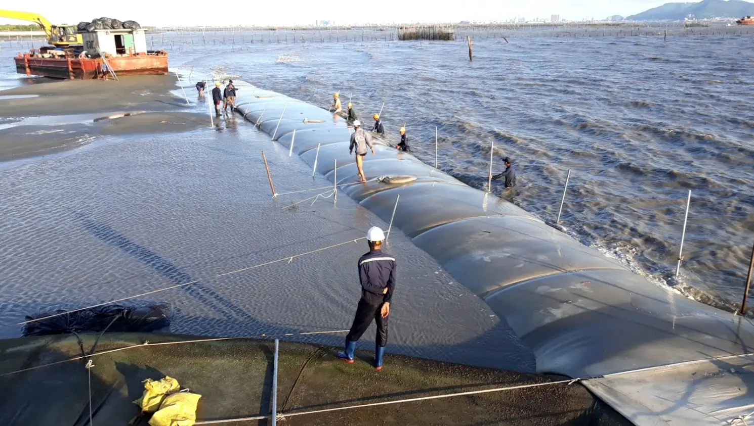 Ống địa kỹ thuật kiểm soát tốc độ bơm vật liệu – Giải pháp tối ưu cho các dự án xây dựng