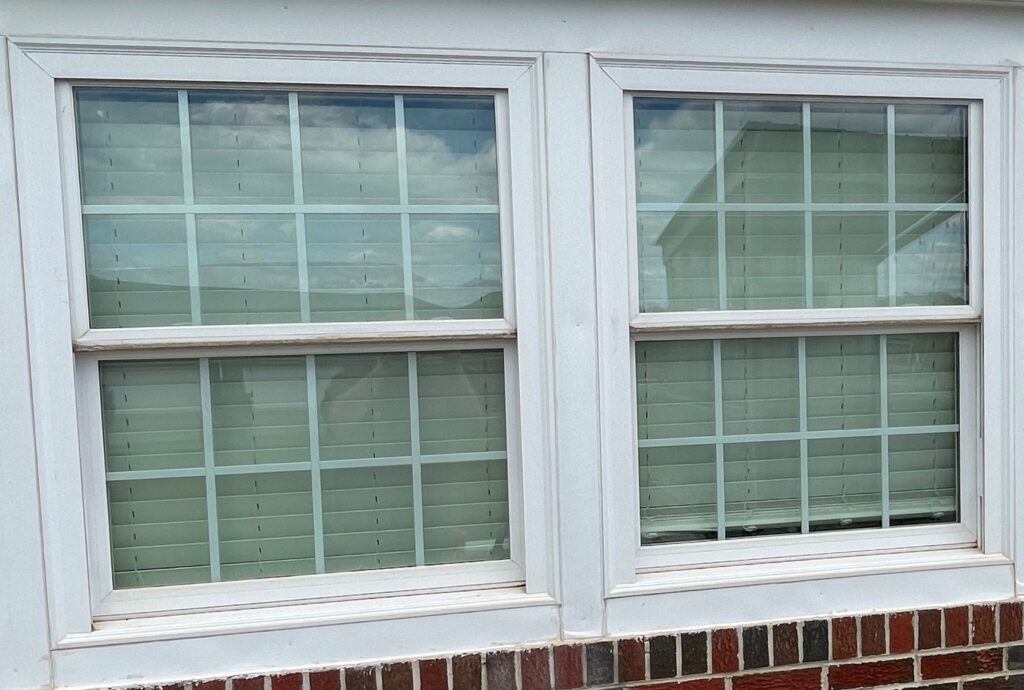 Window cleaning in Girard