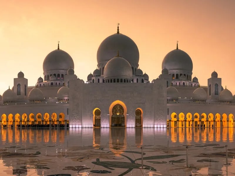 Abu Dhabi travel guide