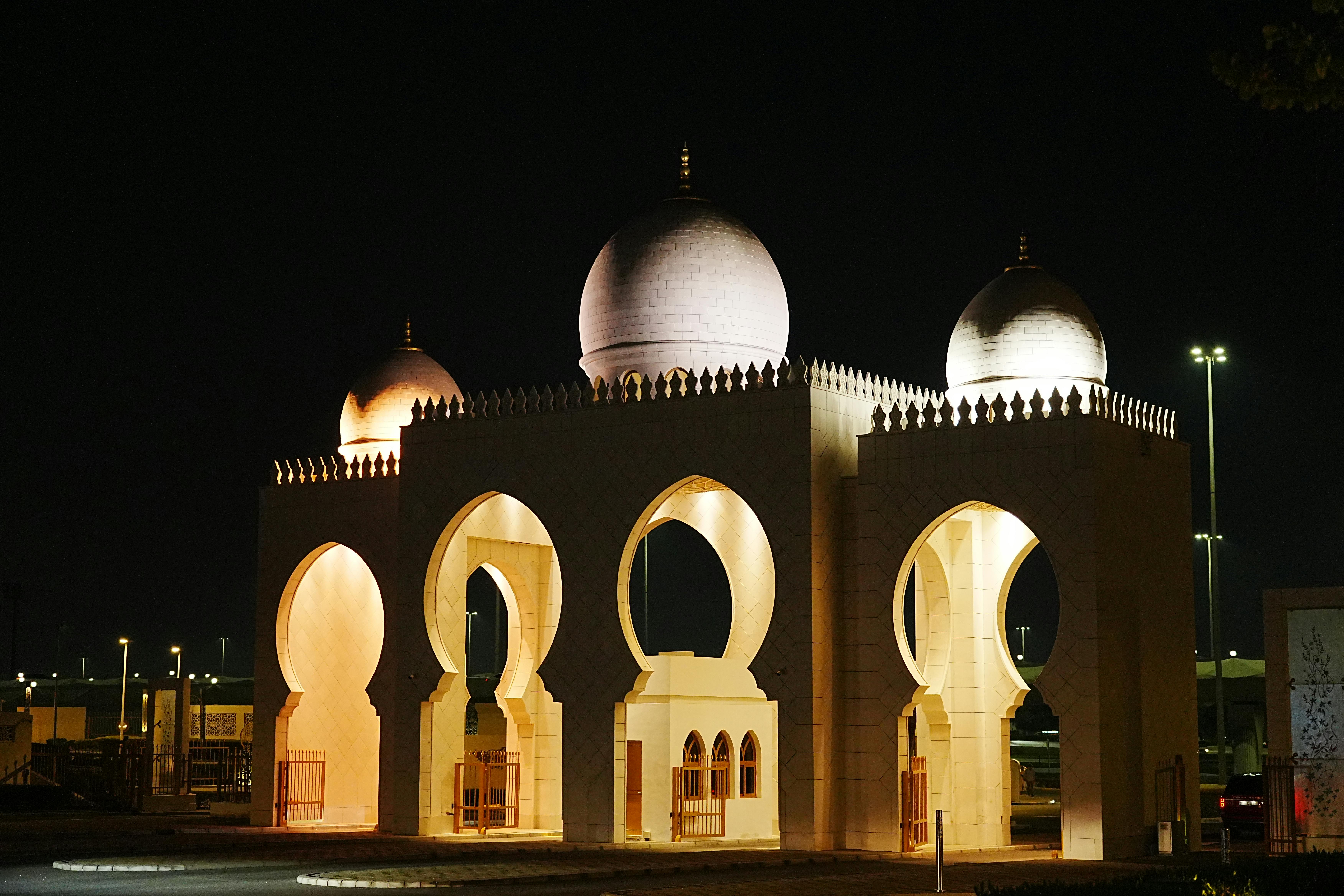 Abu Dhabi Sheikh Zayed Grand Mosque marble courtyard with arches