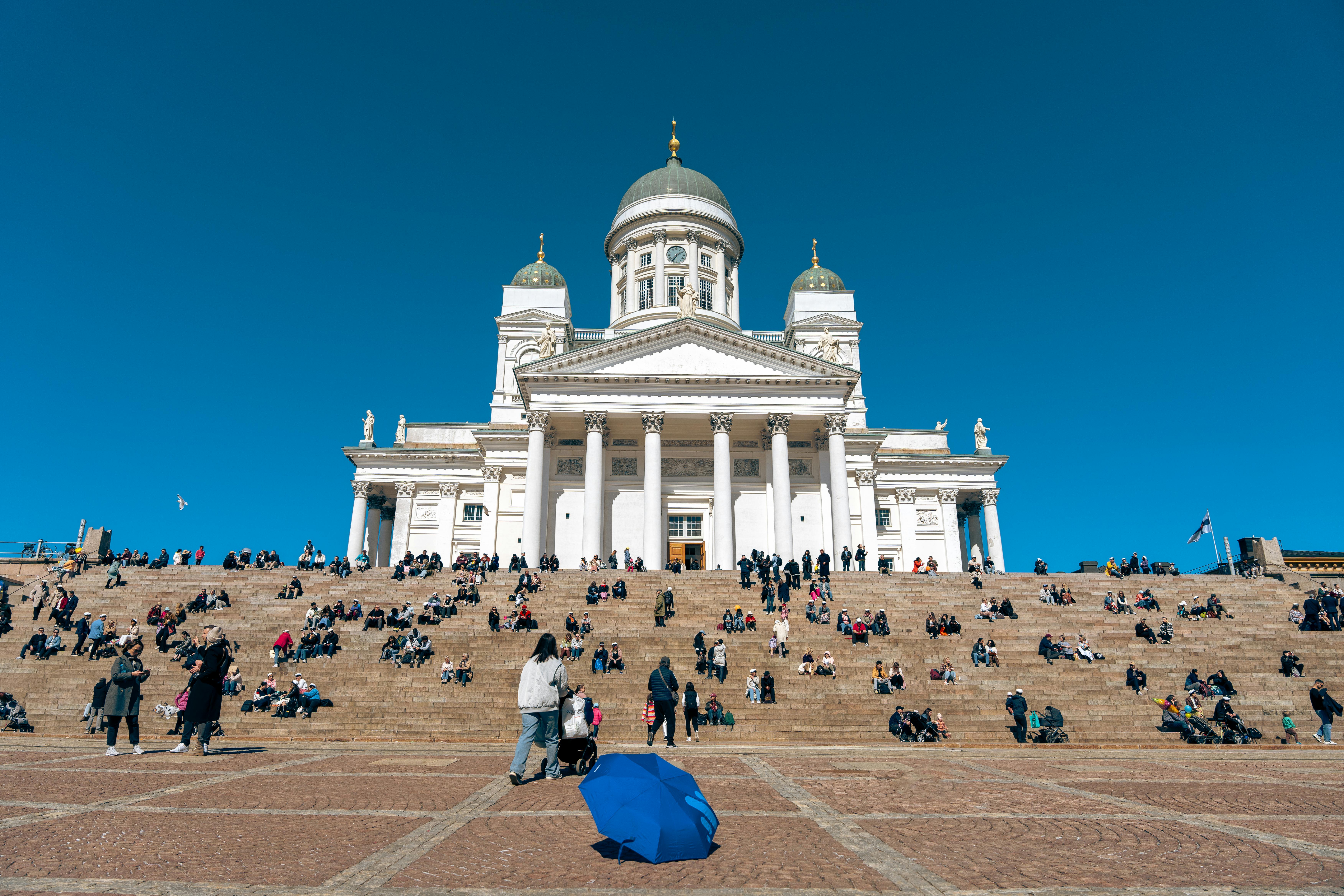 Helsinki Market Square and Esplanadi waterfront