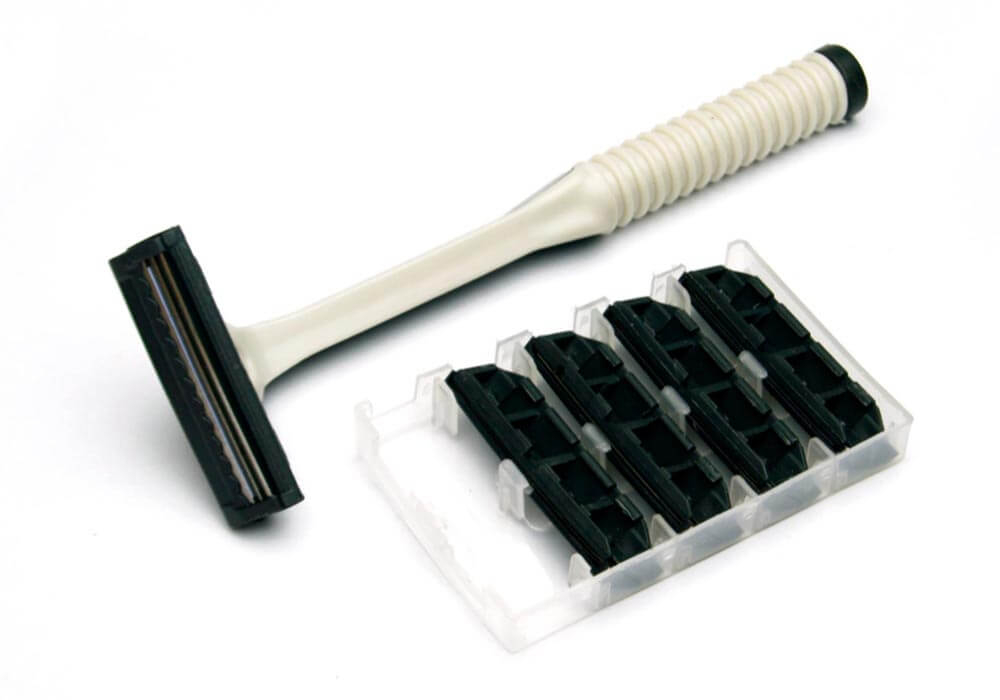 Can You Bring Shaving Razors On A Plane? Complete Guide