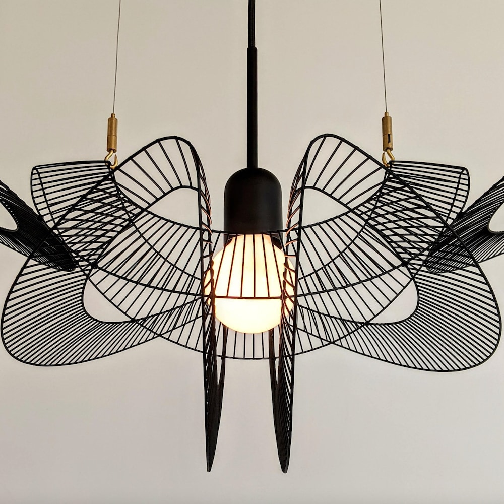 Lampe suspendue en grillage métallique de ventilateur noir sculpté, grosse ampoule