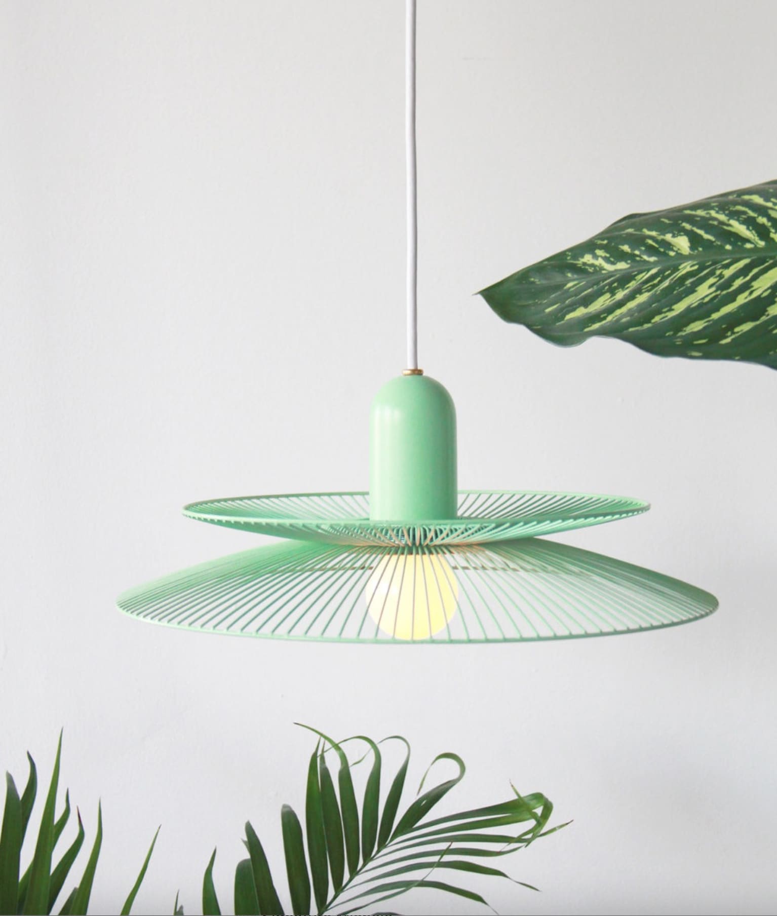 Lampe suspendue en grillage métallique de ventilateur vert, grosse ampoule