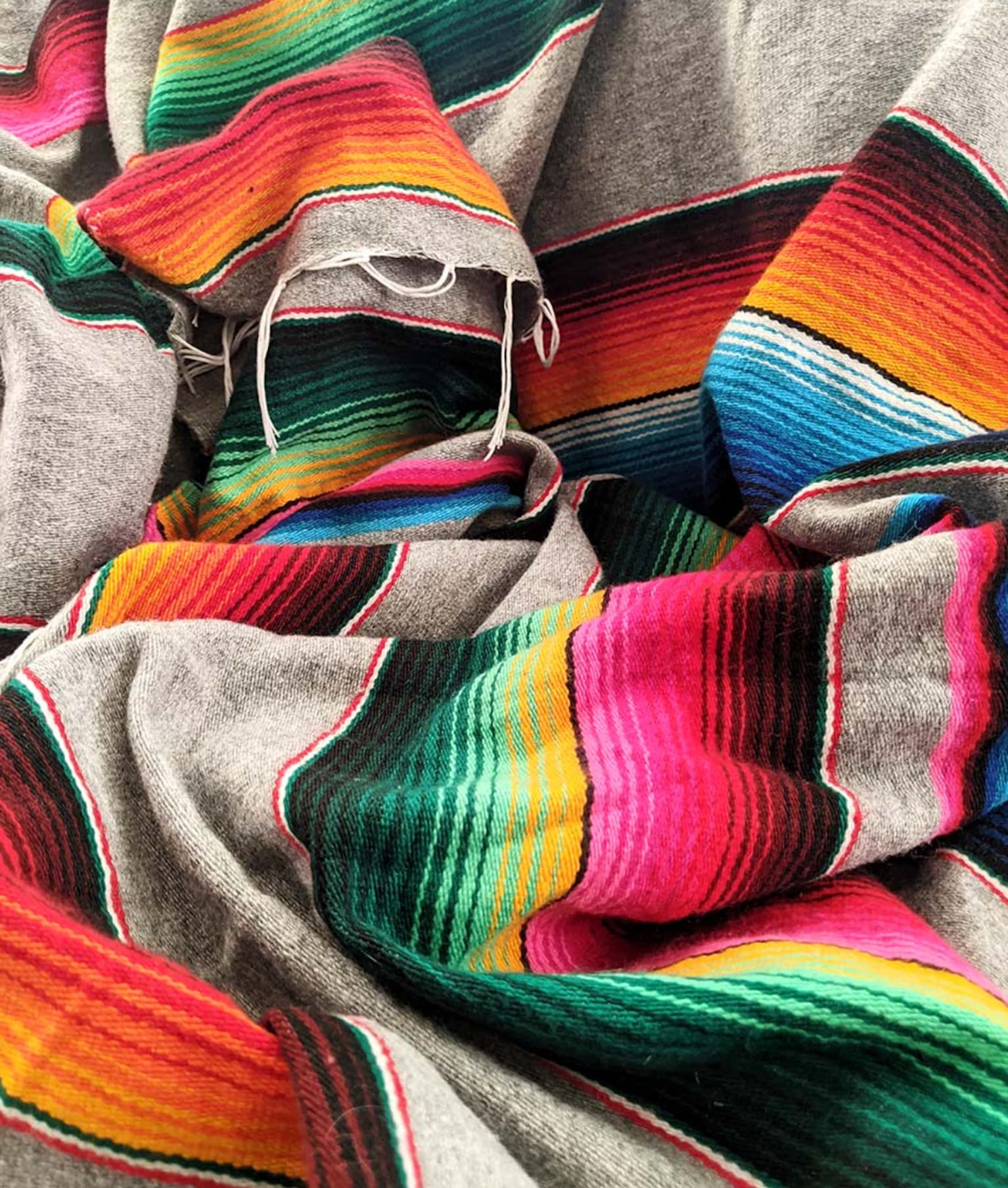 Déco voyage couverture multicolore rayée