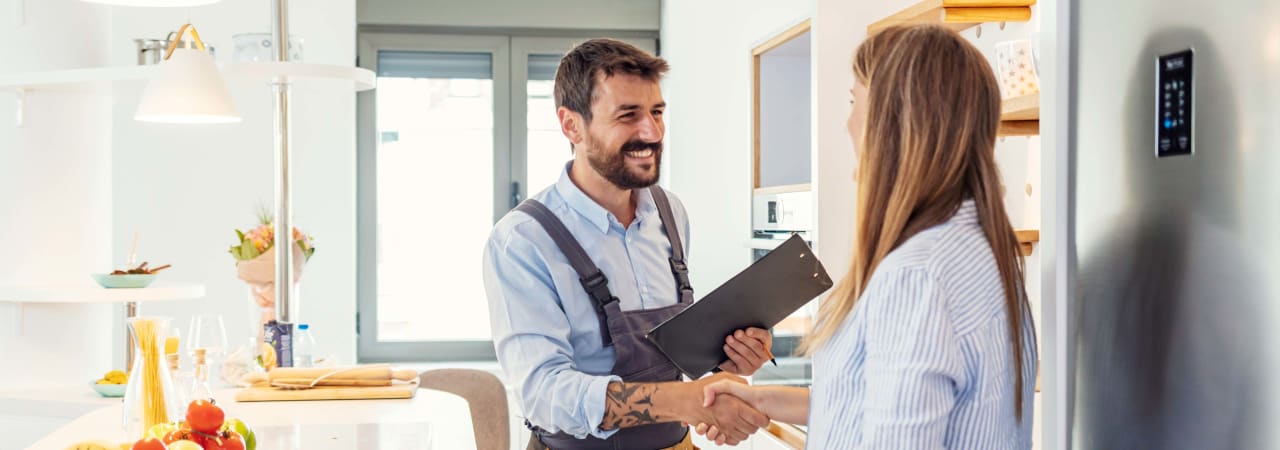 Agreement with a professional to maintain a house