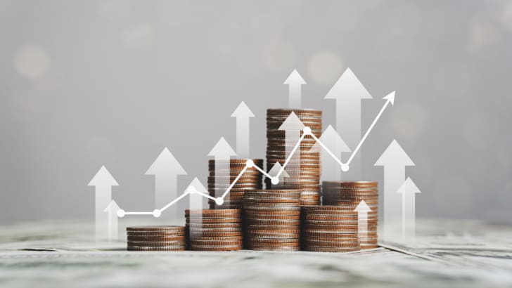 Pile de pièces de monnaie augmentant