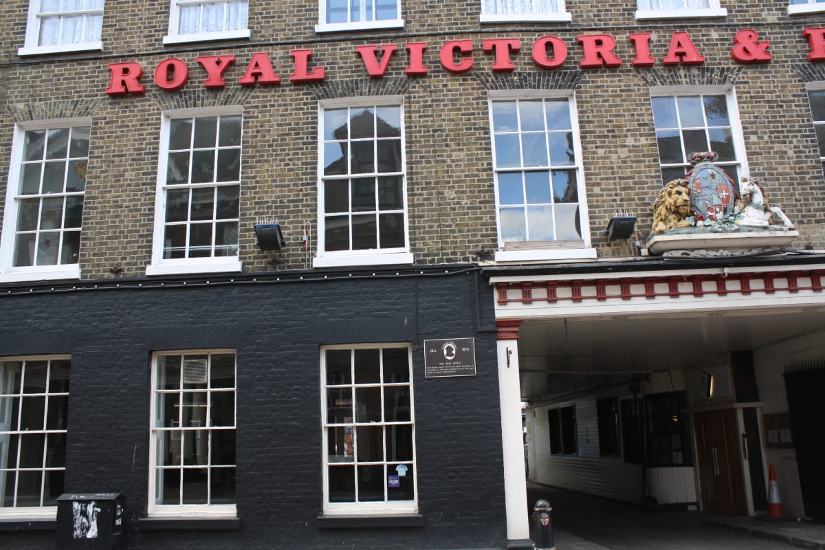 Bull Hotel