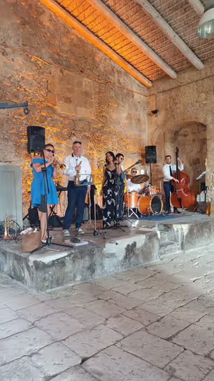 Jazzamuri Band on the stage
