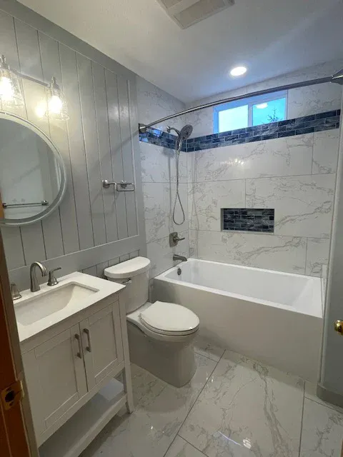 Marble Tub Bathroom