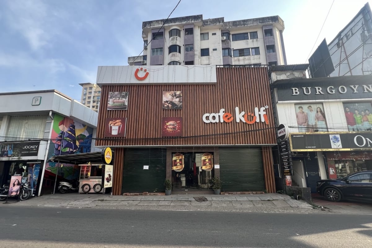 Building near Beach for Rent, Moonalungal