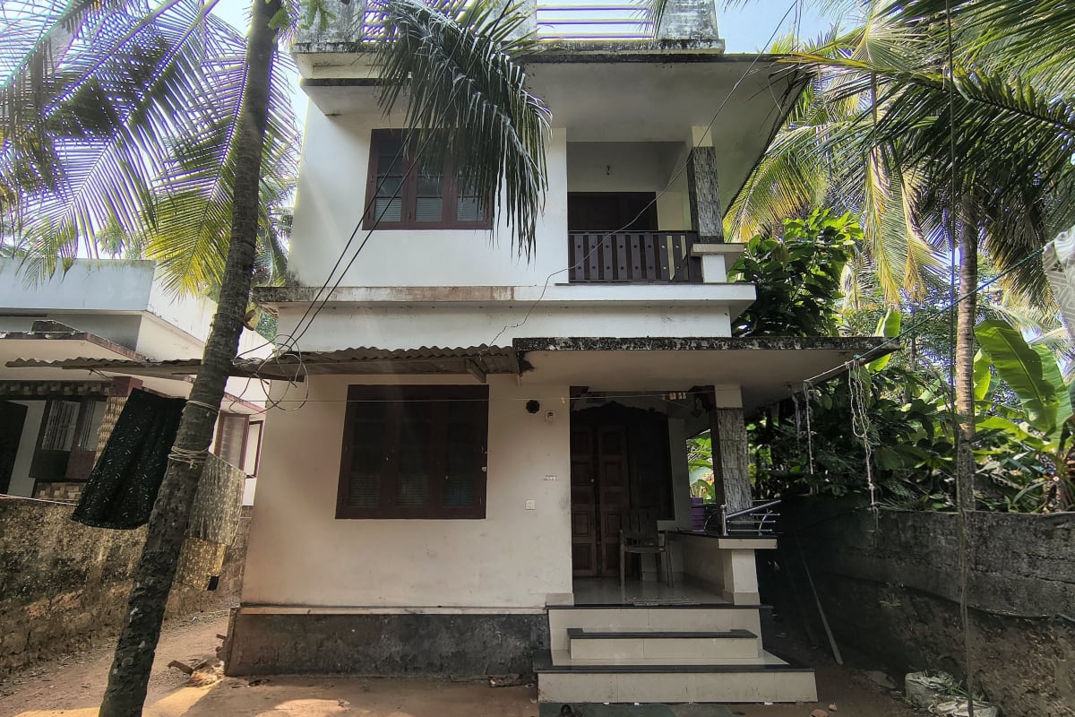 Two Houses in 5.09 Cents, Thondayad