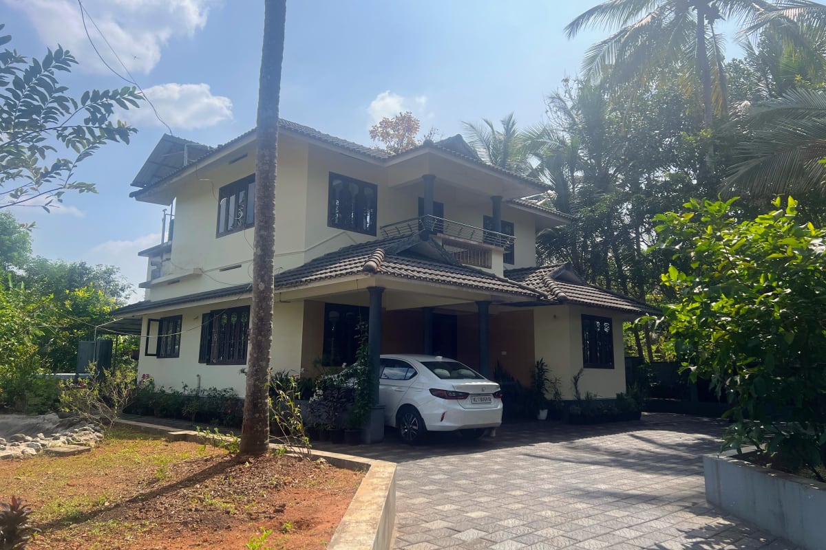 4 BHK House in 45 Cents, Cherukulathoor 