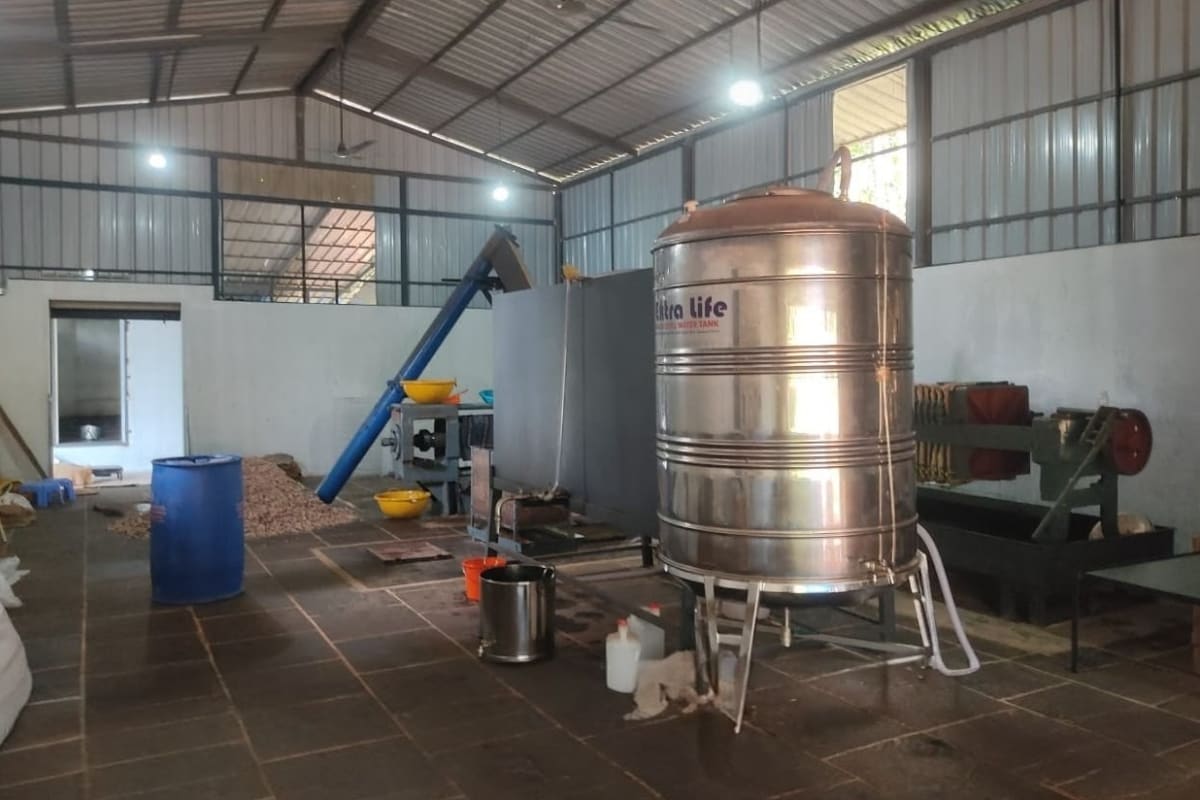 Coconut Mill in 12.5 Cents for Sale, Naduvathur