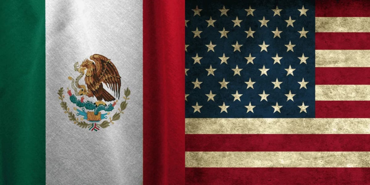 Banderas de México y Estados Unidos juntas, representando una colaboración o relación internacional.