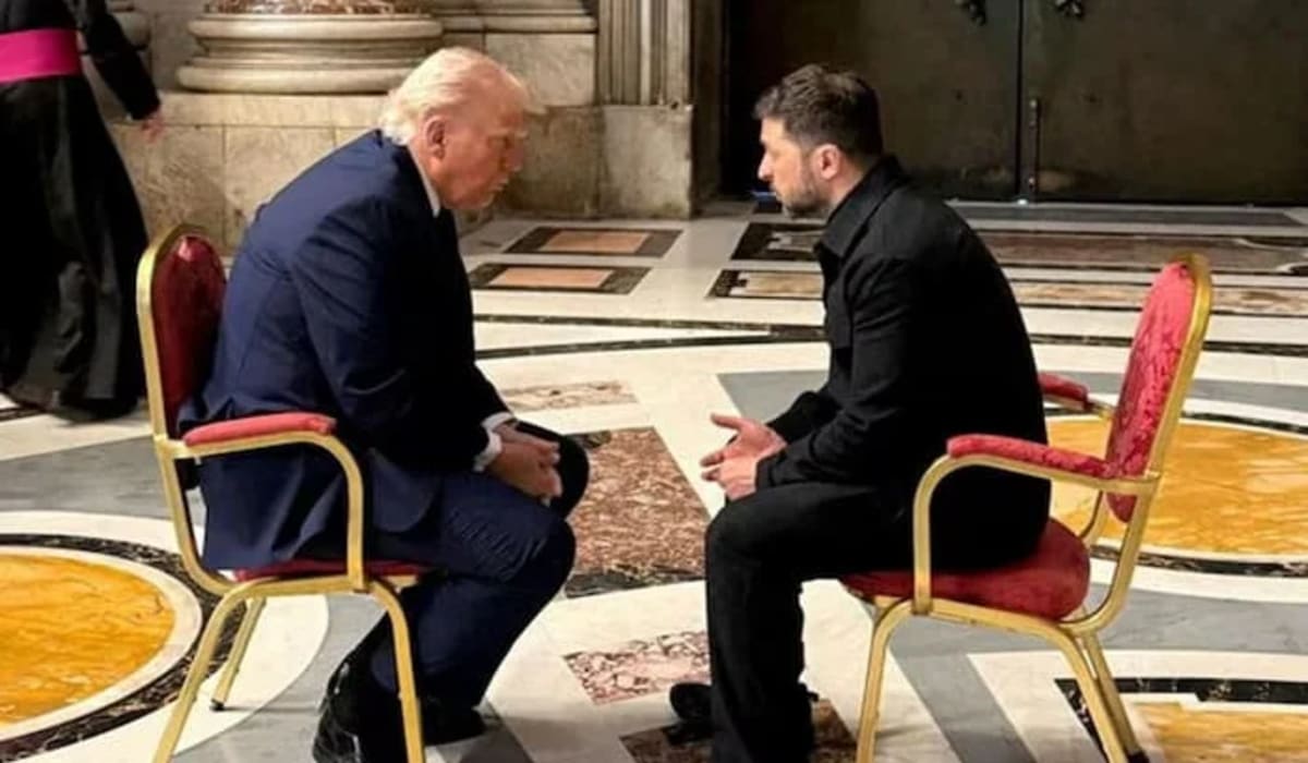 Donald Trump y Volodímir Zelenski conversan sentados frente a frente en la Basílica de San Pedro antes del funeral del papa Francisco en Roma.