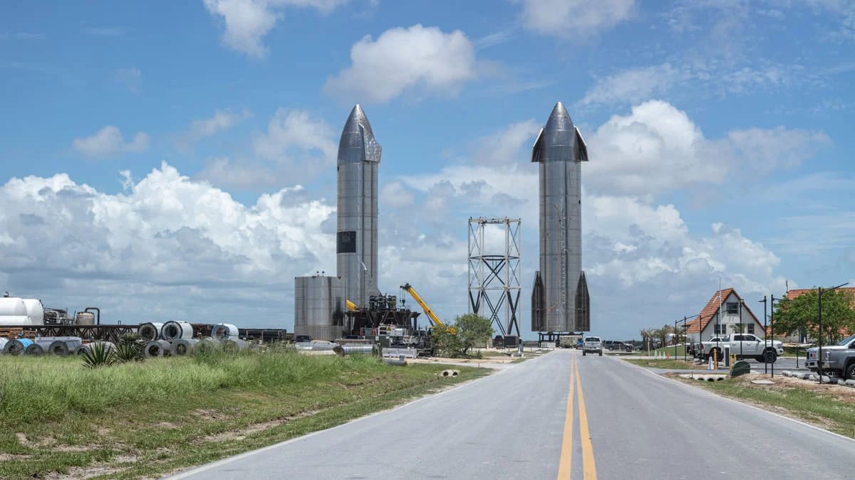 Vista aérea de las instalaciones de SpaceX en Starbase, Texas