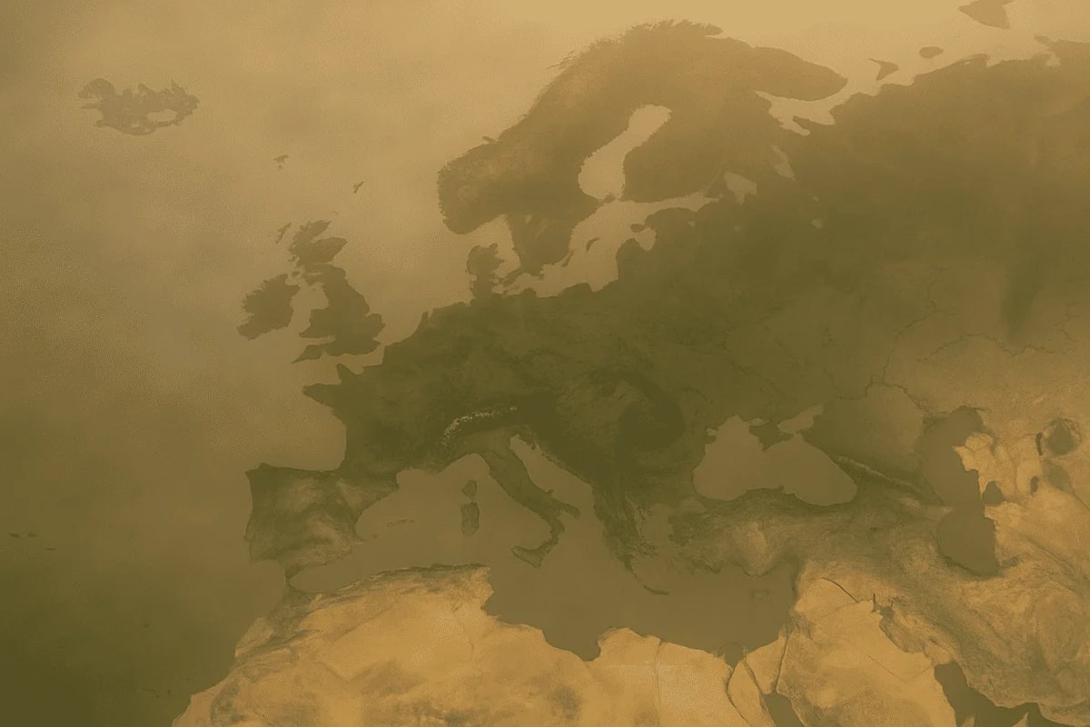 Vista satelital de Europa con leve capa de smog atmosférico