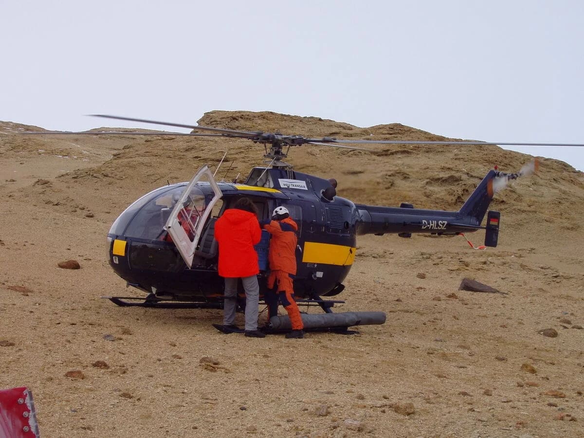 Helicóptero utilizado para transportar científicos a zonas remotas de la Antártida Oriental.