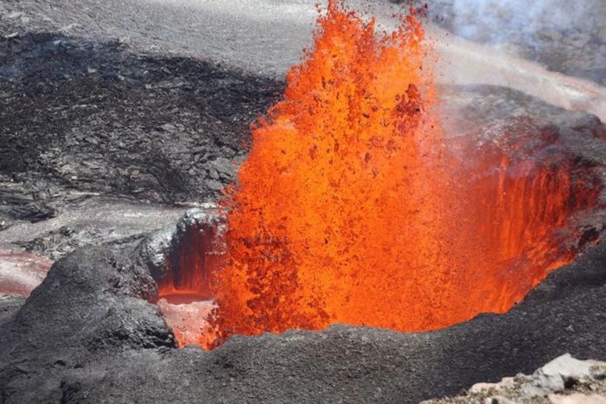 Erupción de lava en Hawái utilizada para estudiar la composición de metales preciosos provenientes del núcleo terrestre